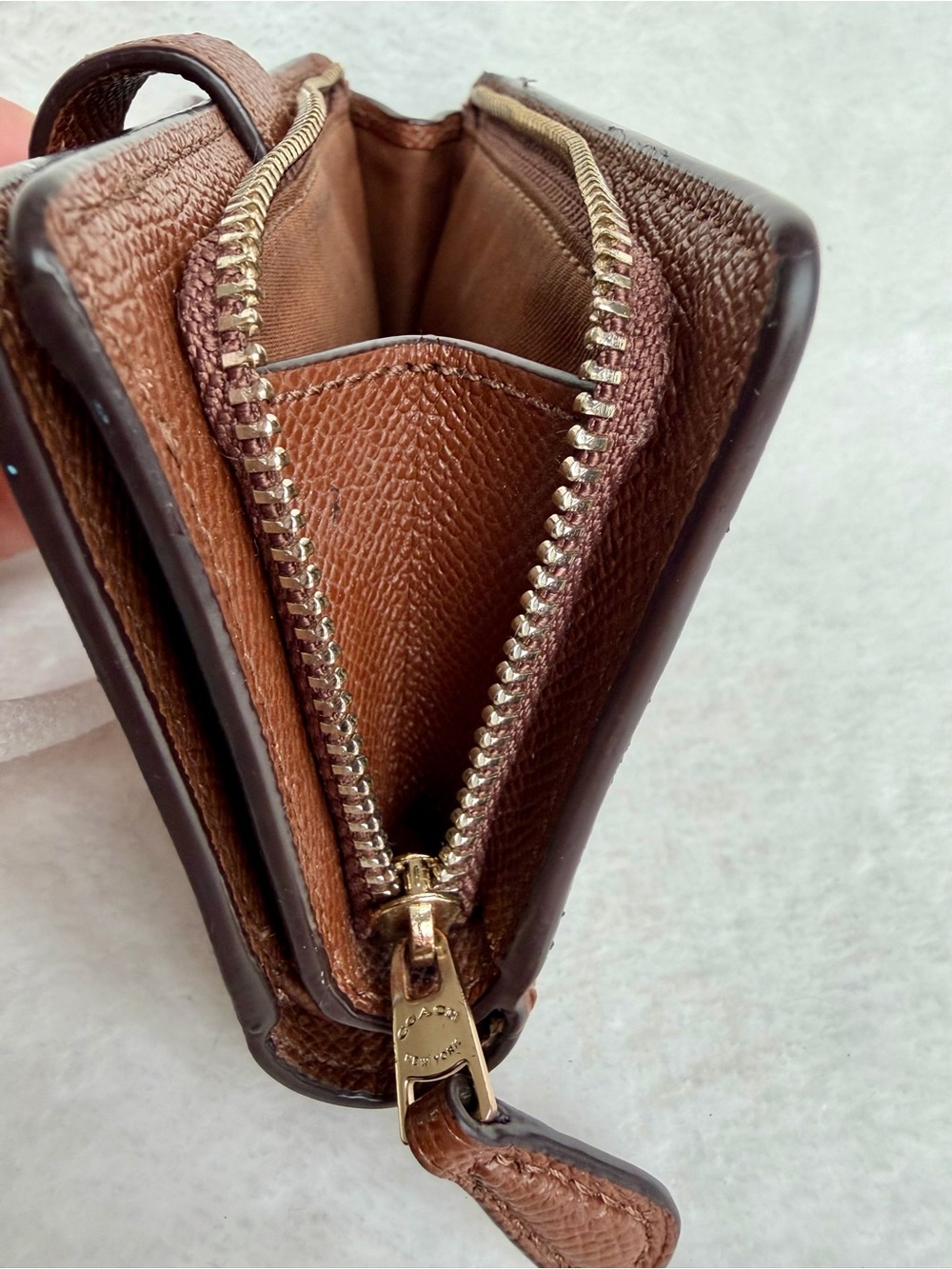 Coach Medium Corner Zip Wallet in Crossgrain Leather (Light Saddle) F11484 - Picture 9 of 15